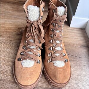 ❄️ Winter boots Aqua Tan Lace-Up Boots with Shearling size 6.5 Suede